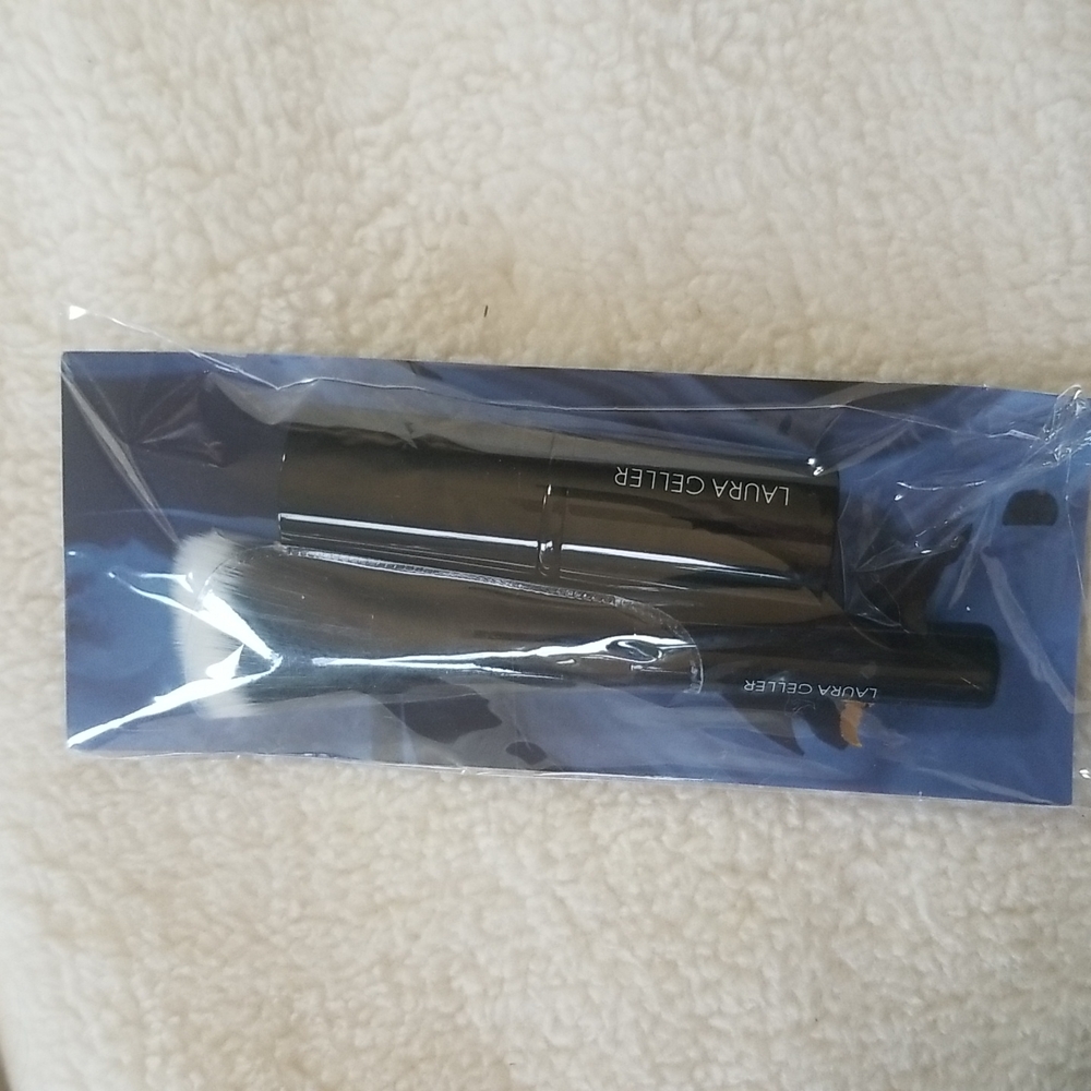 NIB Laurz Geller Better Together 2 piece Face Brush Set